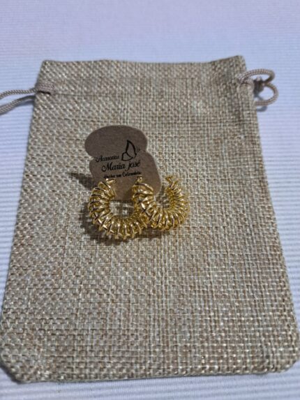 Aretes Diseño Resorte Doradas